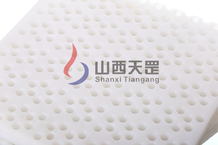 糧倉(cāng)襯板結(jié)構(gòu)設(shè)計(jì)與優(yōu)化